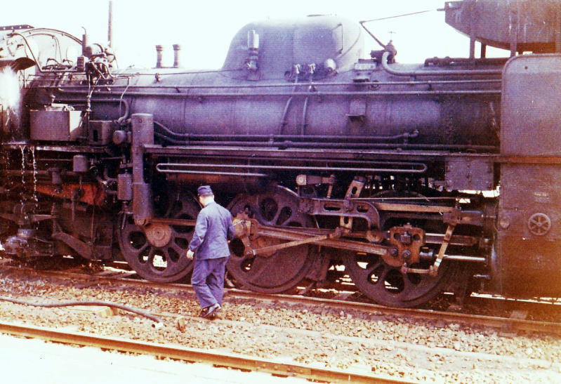 Ｃ５８-８９の動輪打診　紀勢本線串本駅