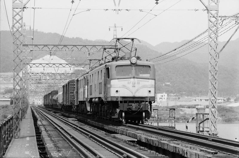 ＥＦ５８が牽く貨物列車