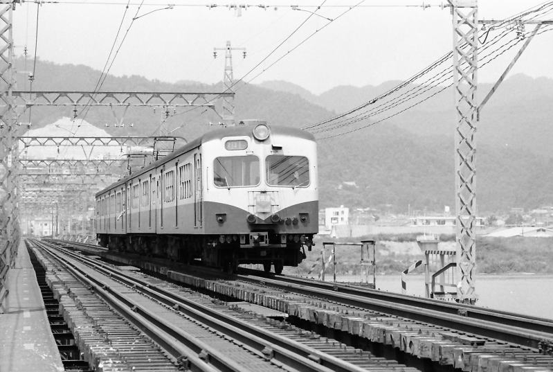 ７０系４連の区間快速和歌山行