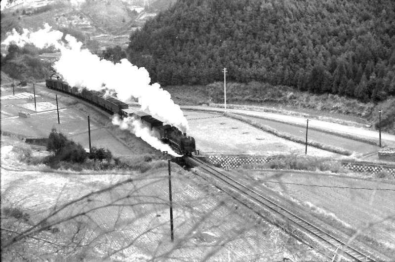 吉野口側の坂を駆け上るＣ５８