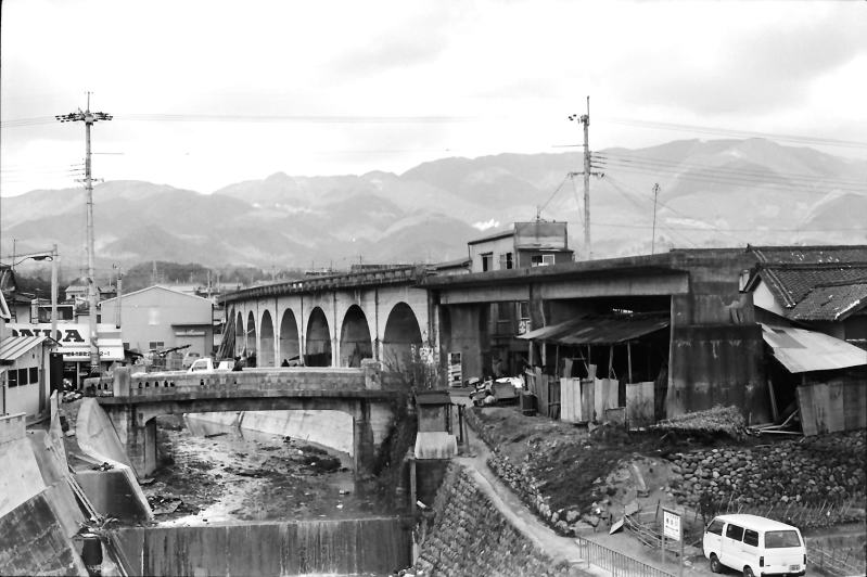 五条市内にある五新線の高架跡