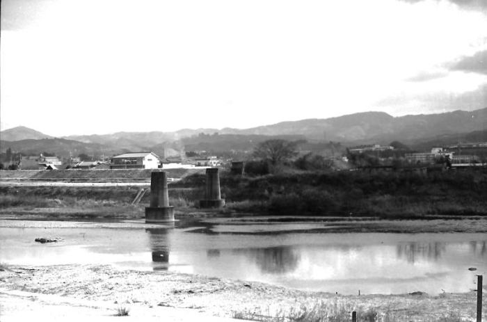 昔あった川の中の橋脚