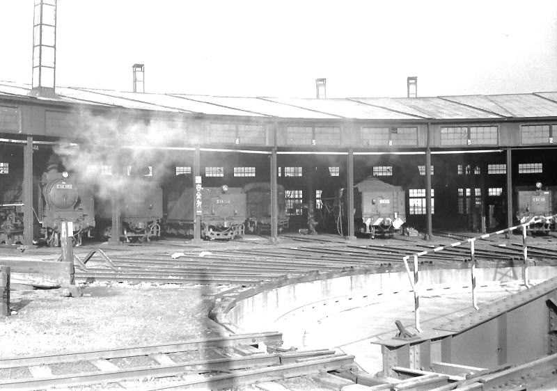 龍華機関区の扇形車庫