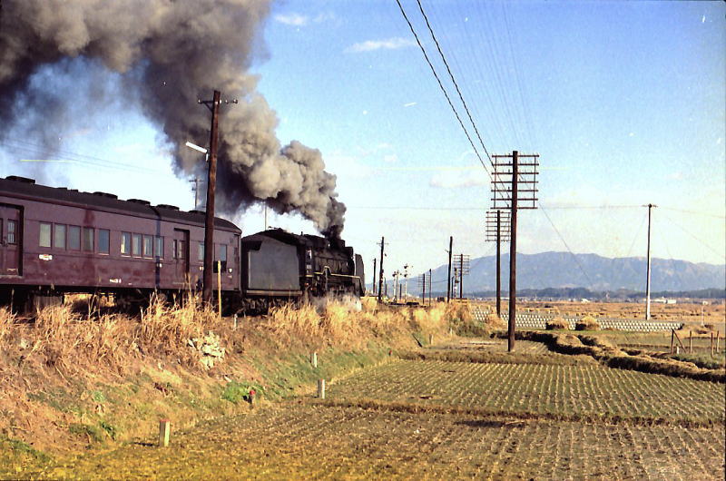 昭和４４年１２月　関西本線伊賀上野　Ｄ５１が牽く荷物列車
