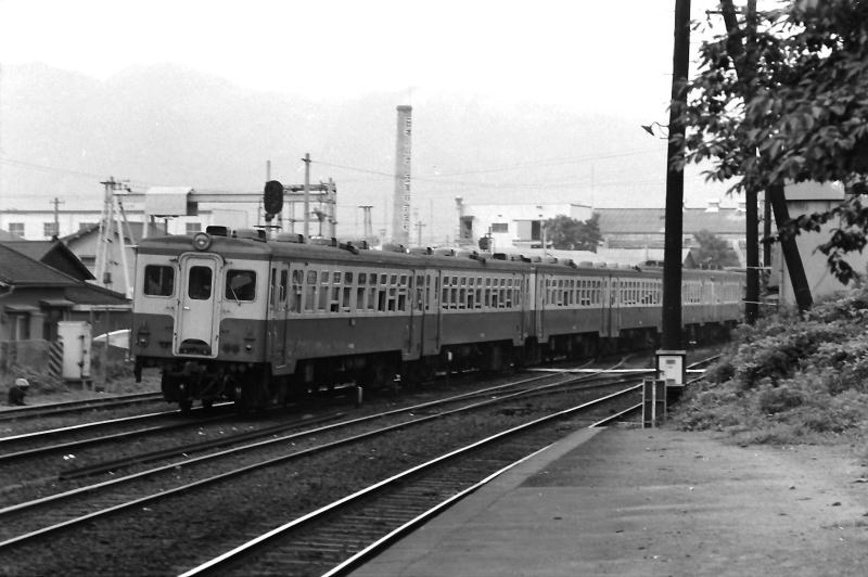 快速列車の後部　後ろ４両がキハ１７系