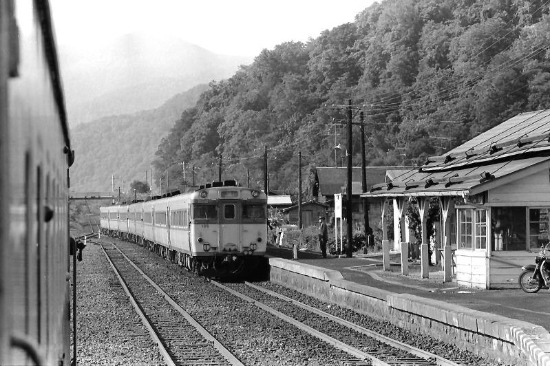 昭和４９（１９７４）年９月。函館本線然別　キハ５６の急行ニセコ１号。