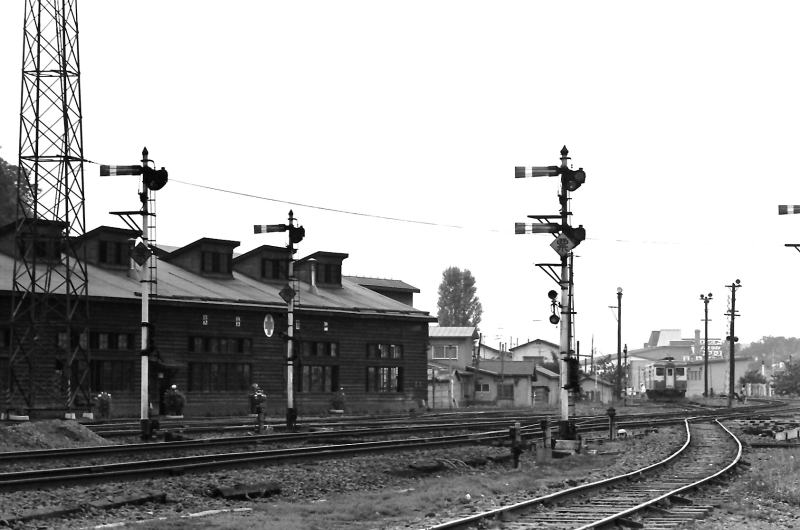昭和４９年９月　網走駅構内の腕木信号