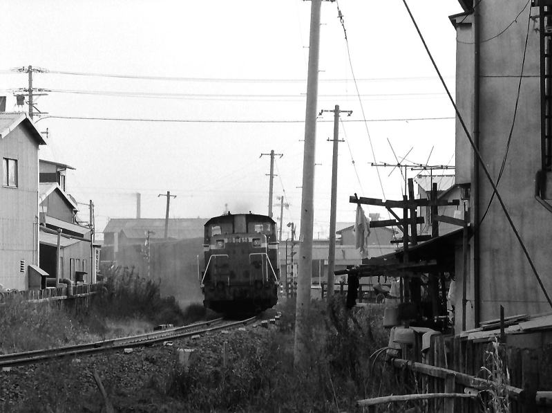 昭和４６年１２月　無煙化後の城東貨物線　ＤＤ５１の貨物