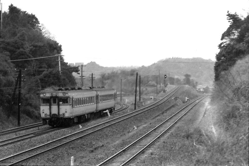 由布院発門司港行きの急行はんだ