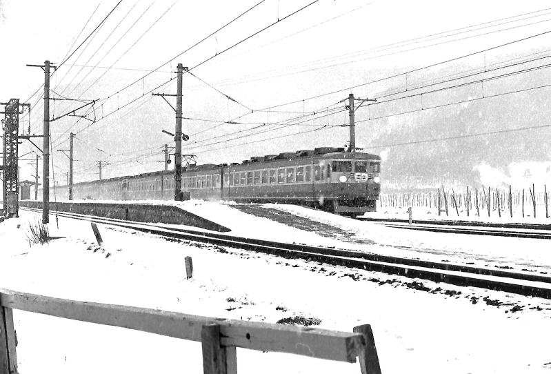 北陸本線　余呉　通過する急行「立山」大阪行き