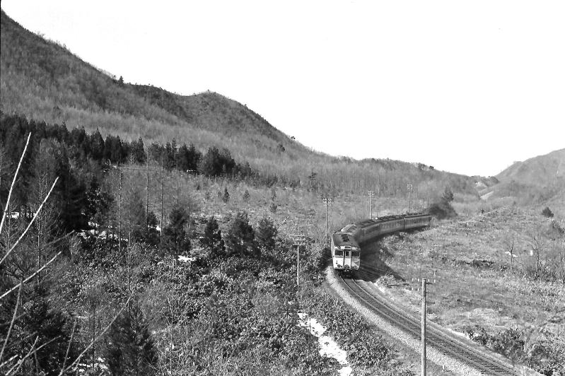 木次線　三井野原付近　急行「ちどり」