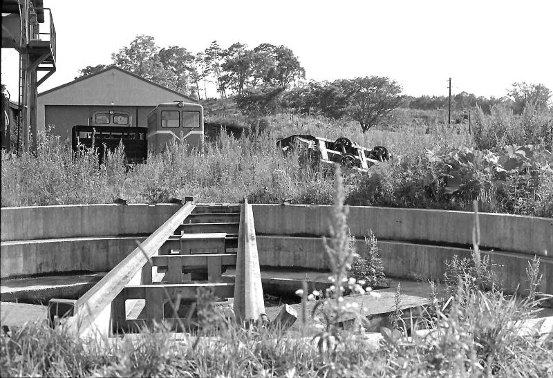 奥行臼構内のターンテーブル