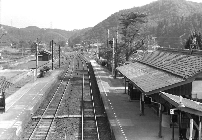 福知山線道場駅の跨線橋の上から