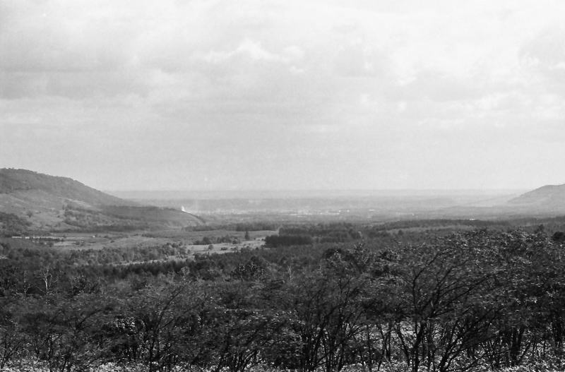 狩勝峠から帯広平野と新得の町を望む。