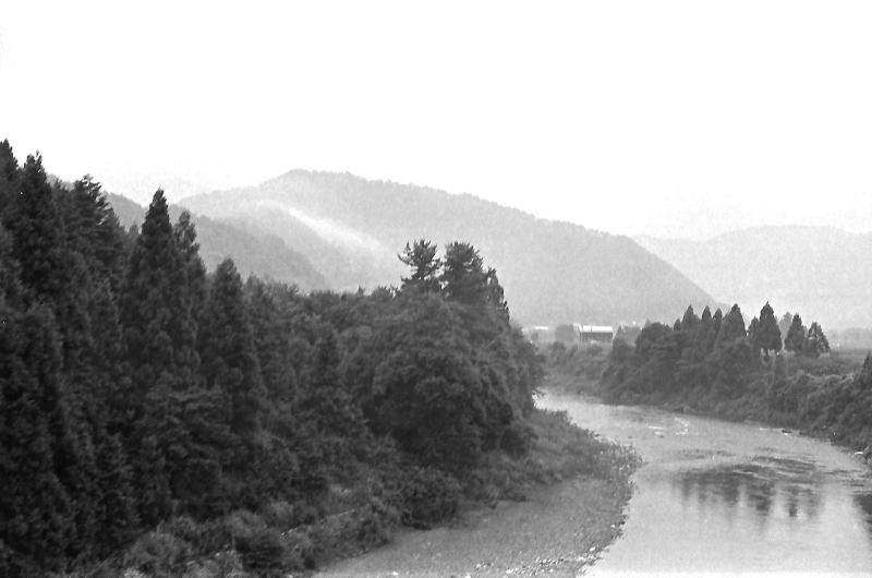 揖斐川を渡る樽見線の車窓