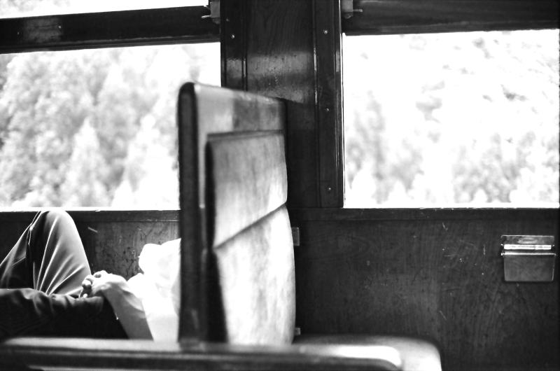 同じくオハ６１車内