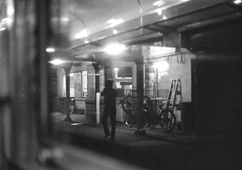 紀勢本線紀伊田原　夜行列車の窓から