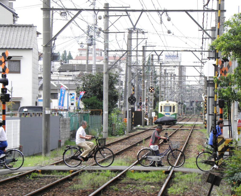 北天下茶屋から南の方を見る。