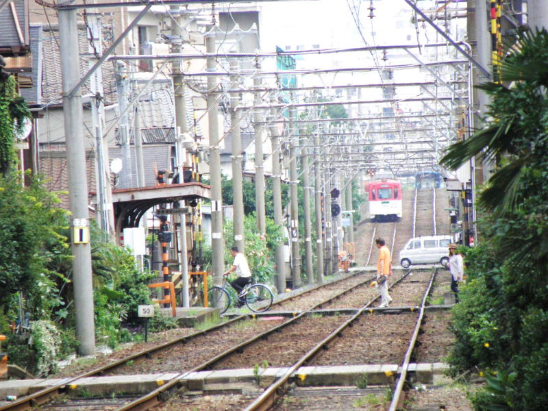 北天下茶屋から、今船駅方面を見る。