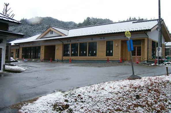 伊勢奥津　新しい駅舎