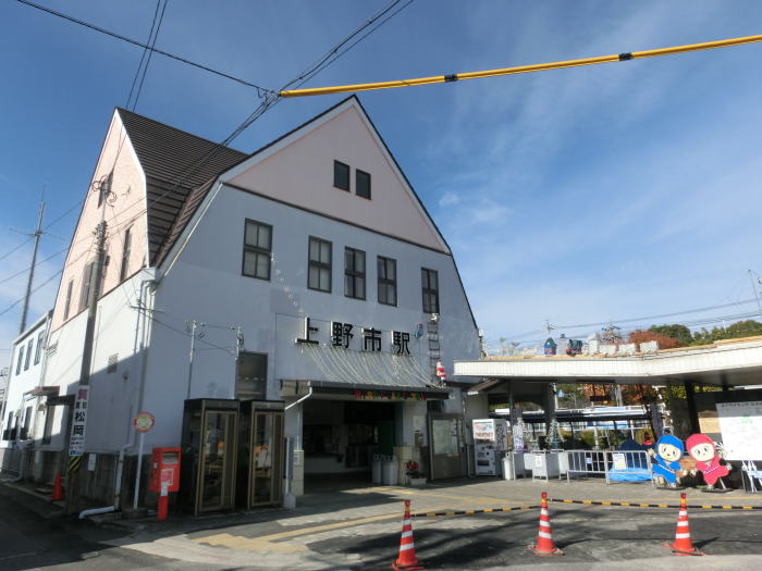 今も健在の上野市駅の古い駅舎