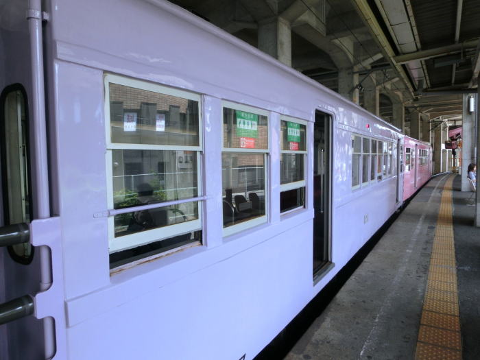 内部線ホ－ム、内部線の電車