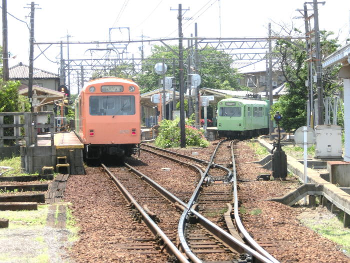電車の発着が多い日永駅