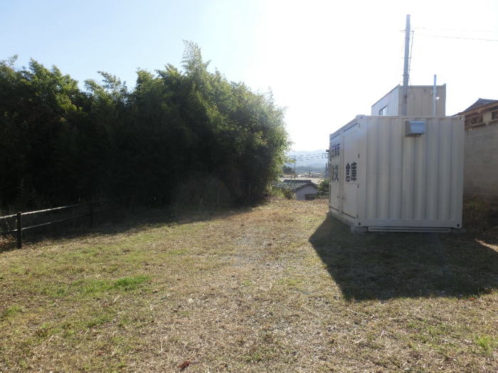 高架橋のたもと