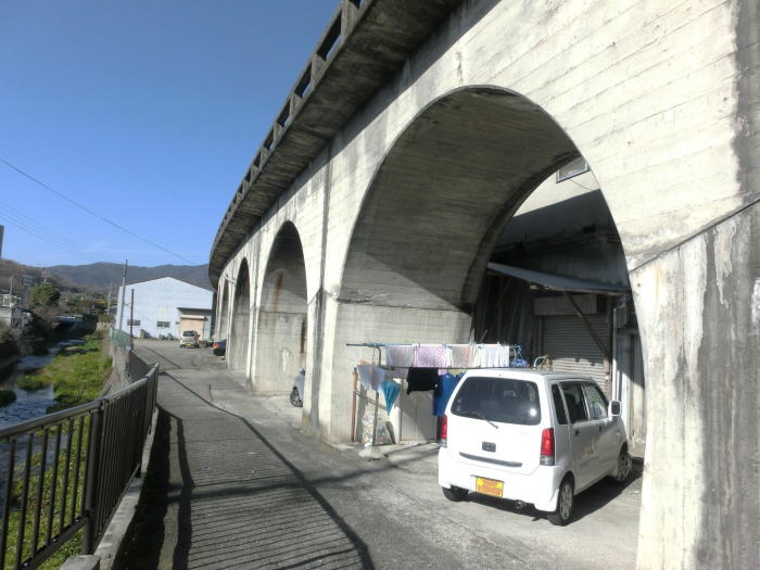 生活の一部と化している五新線の高架橋