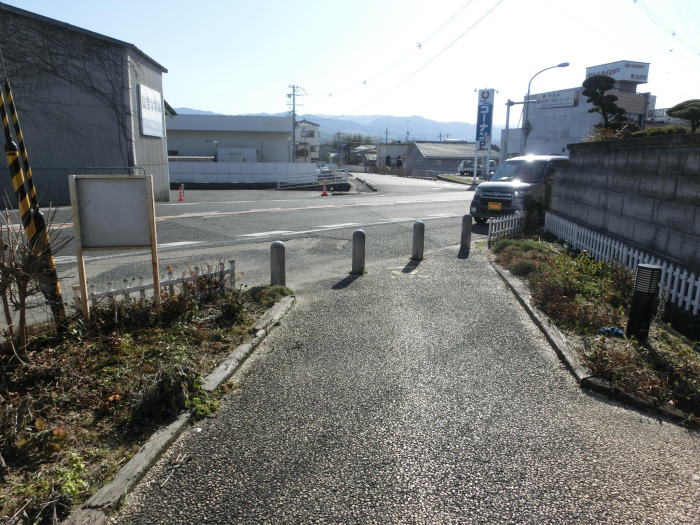 国道の所で終わっている遊歩道