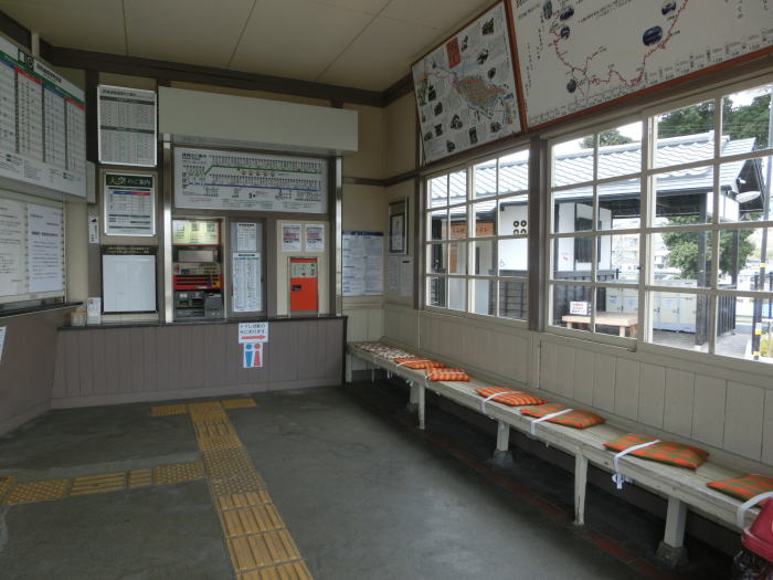 無人化しても荒れていない九度山駅待合室