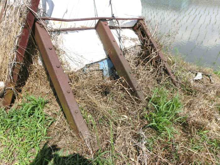 何やら意味ありげな鉄製の部品のようなもの