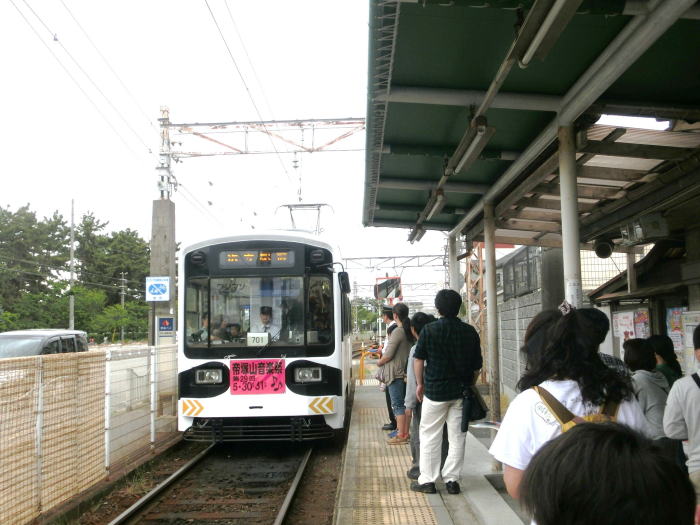 連休で人が多かった阪堺電車浜寺駅前駅