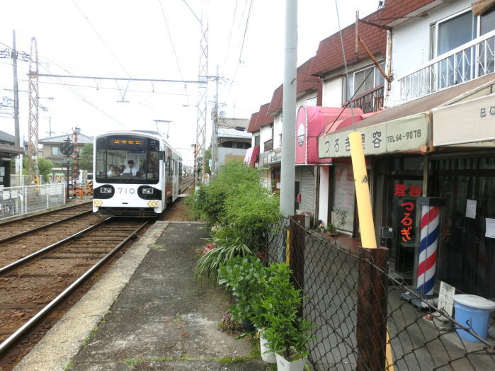 同じく船尾駅。駅裏通り。