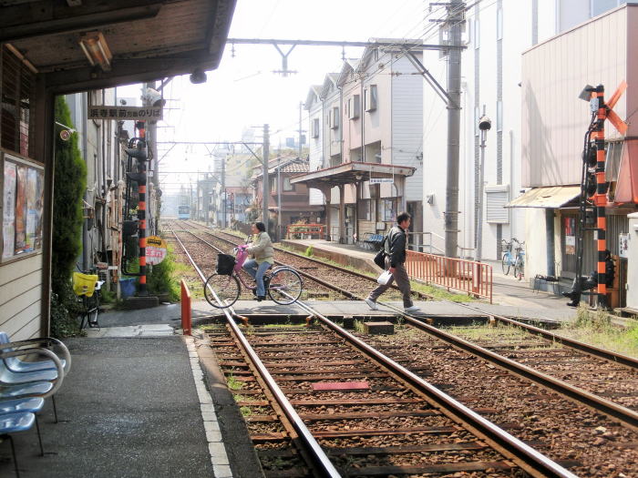 車の通れない北天下茶屋の踏み切り。