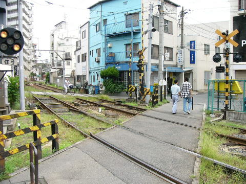 住吉公園付近の踏み切り