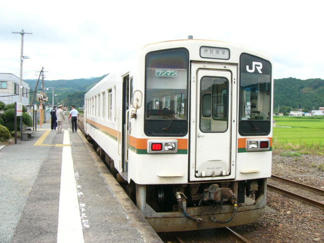 名松線唯一の交換駅家城
