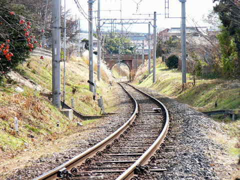 茅町駅近くのレンガのトンネル