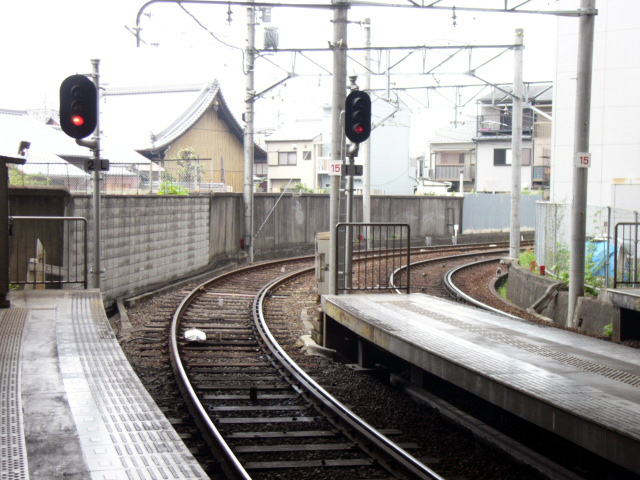 四条大宮を出るとすぐ急カーブ