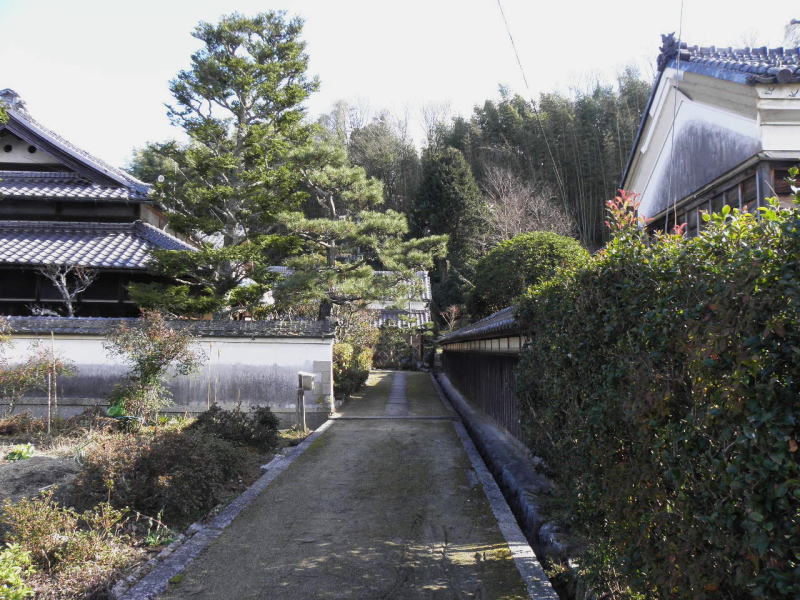 比土駅付近の大きな家
