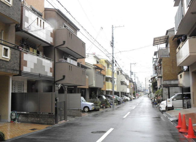 廃線跡に建っている民家