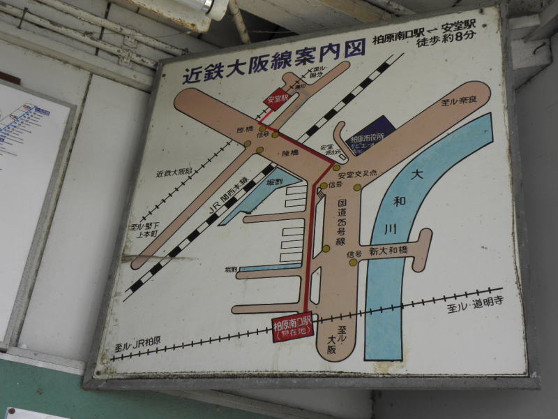 ホームにある近鉄大阪線安堂駅までの案内地図。