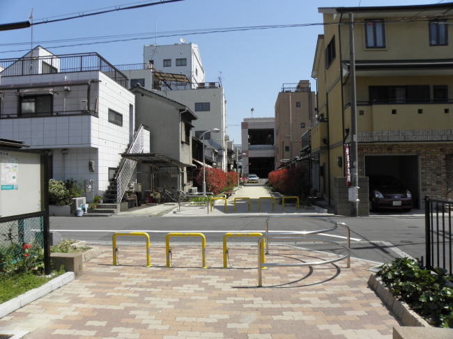 終点の中央卸売市場が見えて来る