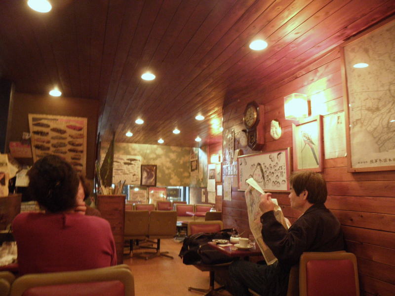 淡路駅東口近くの喫茶店