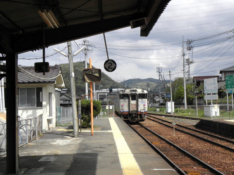 福渡駅。岡山から乗ってきた津山行き普通。キハ40の単行
