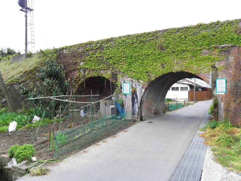 津山線のレンガの橋