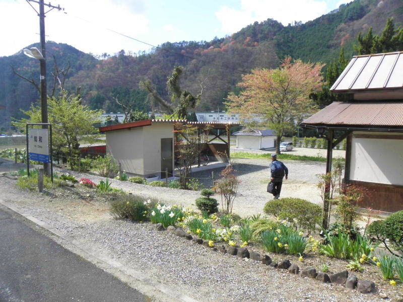 因美線知和駅。