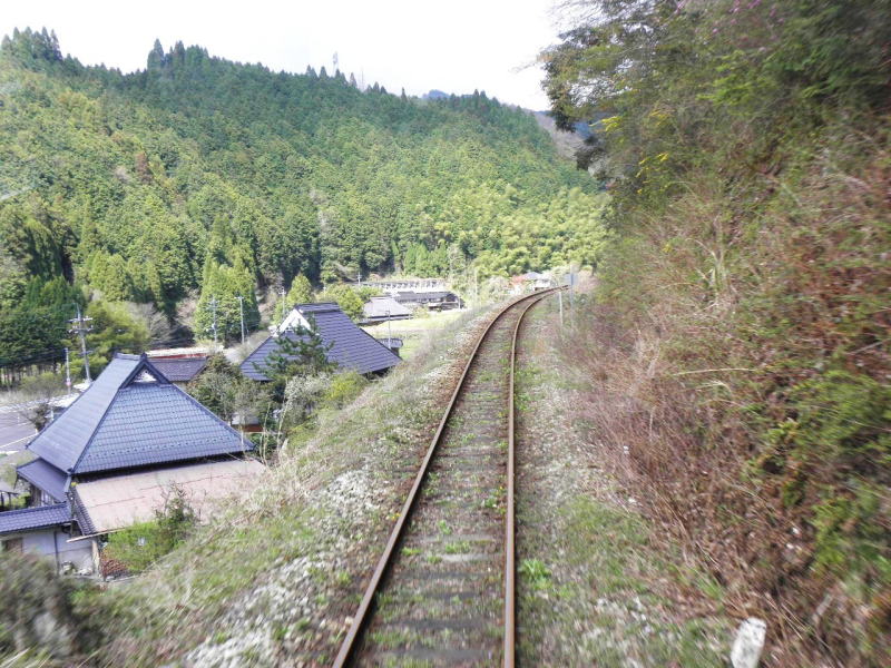 物見トンネルへ向けてさらに上って行く因美線