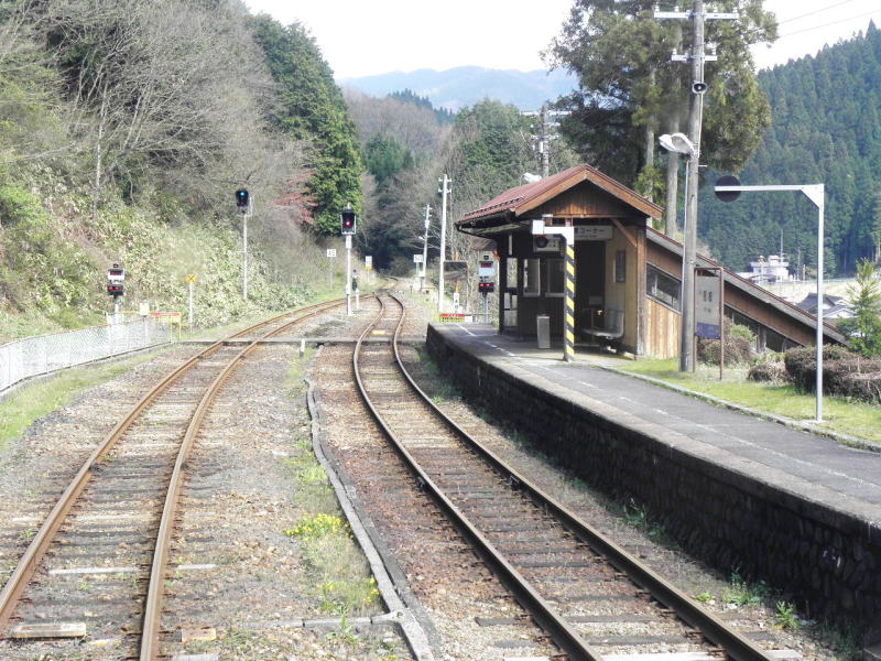 因美線那岐駅。鳥取県に入ってひとつ目の駅。