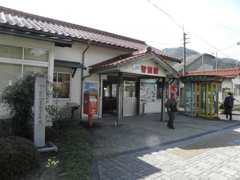 杉材の産地、智頭の駅